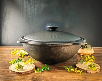 Usbekischer gusseiserner Kazan-Kochtopf (4,5 l) mit flachem Boden und Deckel, ideal zum Kochen im Freien, auf dem Herd oder beim Grillen und Campen.