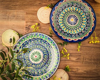 Handgefertigter usbekischer Keramikteller – 28 cm Lagan, handbemaltes „Mehrob“-Muster, Servierteller & einzigartige Küchendekoration