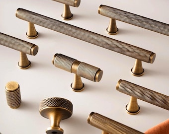 Puxadores serrilhados em latão maciço / Puxadores lineares para penteadeira / Puxadores para guarda-roupa / Puxadores para gaveta / Puxadores para armário de cozinha