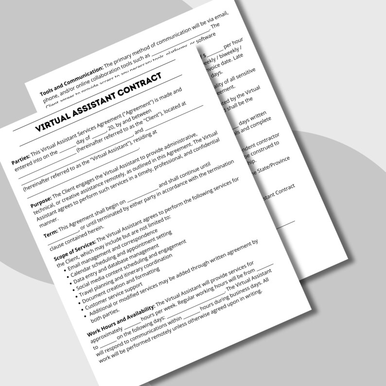 K&ouml;nnte beinhalten: Zwei wei&szlig;e Virtual Assistant Contract-Dokumente sind schr&auml;g gestapelt. Das obere Dokument tr&auml;gt den Titel "VIRTUAL ASSISTANT CONTRACT" in fetter, schwarzer Schrift. Der Vertrag beschreibt den Leistungsumfang, die Arbeitszeiten und die Kommunikationsmethoden.