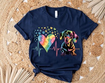 タイダイ柄ダックスフンドの心拍数Tシャツ：レインボーウィーナードッグTシャツ