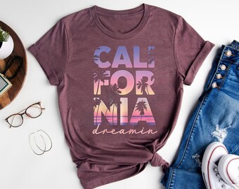 California Dreamin' T-Shirt: Retro Sunset Palm Tree Graphic Tee