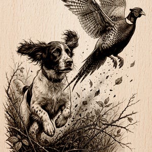 Può includere: Illustrazione in bianco e nero di un cane che insegue un fagiano. Il cane corre tra i cespugli spinosi, con le orecchie all'indietro. Il fagiano è in volo, con le ali spiegate. Il testo "Burnish Lines" e "LASER READY PNG" è incluso.