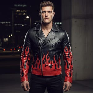 Peut inclure: Veste en cuir noire avec des flammes rouges sur les manches et le bas. La veste a un col clouté, une fermeture éclair et un style motard classique. Un vêtement audacieux.