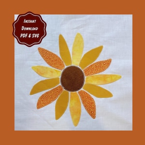 Könnte beinhalten: Ein Sonnenblumen-Applikationsdesign auf weißem Stoffhintergrund mit einer dunkelbraunen Mitte, umgeben von gelben und orangefarbenen Blütenblättern mit verschiedenen Mustern. Ein kastanienbraunes, gewelltes Abzeichen oben links enthält den Text Instant Download PDF & SVG.