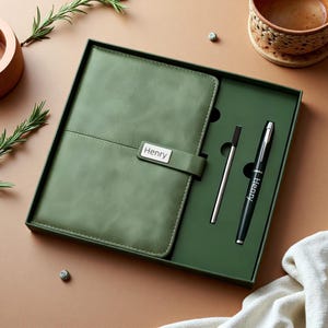 Gepersonaliseerde leren dagboekset, aangepast veganistisch leren A5-notitieboekje met initialen, uniek cadeau voor hem of haar, gepersonaliseerd notitieboekje