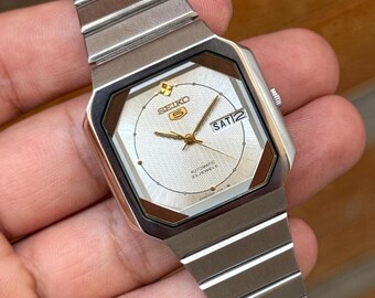 vintage seiko 5 automatic day/date men’s wrist watch