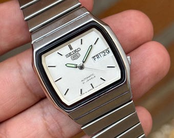 vintage seiko 5 automatic day/date men’s wrist watch