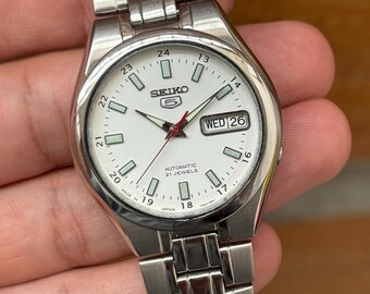 Seiko 5 automatic day/date men’s wrist watch