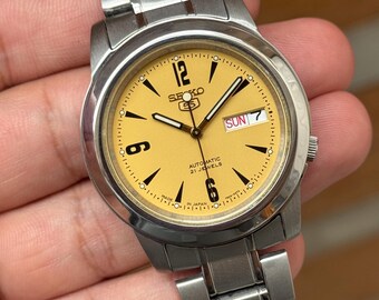 Seiko 5 automatic day/date men’s wrist watch