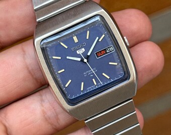 vintage seiko 5 automatic day/date men’s wrist watch