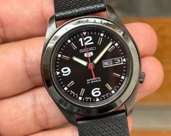 Seiko 5 automatic day/date men’s wrist watch