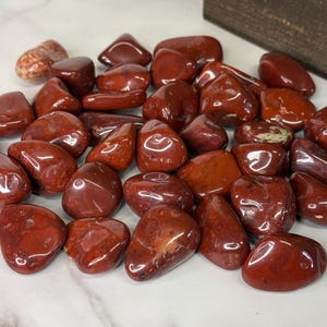 Red Jasper Tumbled Stone