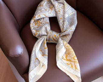 Silk Style Square Scarf - eleganter leichter Hals- oder Haarschmuck
