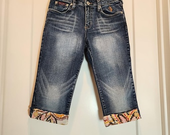Baby Phat Y2K Capri-Jeans mit umgeschlagenem Saum, Printmuster, Tasche, Katzenlogo, Denim McBling 5/6