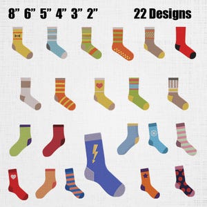 Könnte beinhalten: Eine Sammlung von 22 Socken-Designs in verschiedenen Farben und Mustern, darunter Streifen, Herzen, Sterne und ein Blitz. Das Bild zeigt Text mit Größenangaben von 20,3, 15,2, 12,7, 10,2, 7,6 und 5,1 cm sowie die Aufschrift 22 Designs.