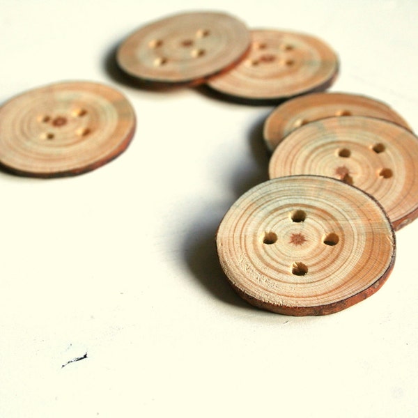 Pine wood buttons - medium - set of 6 - with 4 holes - for craft and fiber projects, hats, bags, scarfs - from the Netherlands