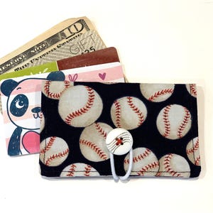 Billetera pequeña de tela con cierre y diseño de béisbol en color azul oscuro. Tarjetero. Tarjetero. Billetera pequeña para tarjetas de regalo. Billetera pequeña para tarjetas de crédito.