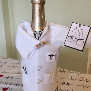 Personalization free, (be detailed) Ophthalmology, Optometrist, Optician, Ophthalmologist, Medical, First White Coat,Ceremony, bottle cover