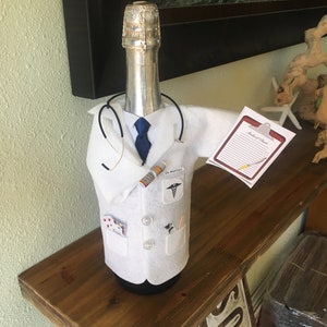 Personalization free be detailed,Doctor,Dentist,Surgery,Physical Therapy,Medical Graduate,Radiology,White Coat,Champagne/Wine bottle cover image 2