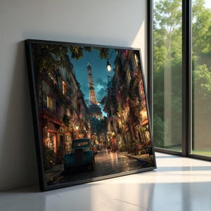 Könnte beinhalten: Gerahmter Kunstdruck einer nächtlichen Pariser Straßenszene. Der Eiffelturm ist im Hintergrund zu sehen, beleuchtet vor einem dunkelblauen Himmel. Ein alter türkisfarbener Wagen steht auf dem Kopfsteinpflaster, umgeben von Gebäuden mit warmen Lichtern.