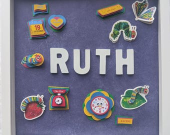 Sehr hungrige Raupe Baby Namensschild & Geburtsdaten Schattenbox - Personalisiertes Geschenk für Neugeborene