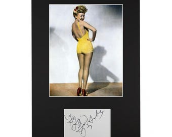 Exhibición de autógrafos facsímiles de Betty Grable, sexy y mate, de la Segunda Guerra Mundial