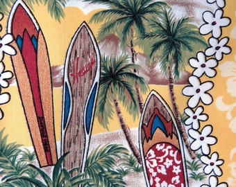 Camisa hawaiana Aloha para niños pequeños de Kys - Talla XL - Tablas de surf Palmeras Leis sobre fondo amarillo - Vacaciones tropicales de verano Tiki - Regalo