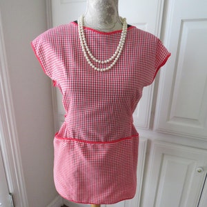 Vintage Smock Apron - Red White Gingham Check - Cobbler Waitress Kitchen Apron - Artist Apron with Pockets - Red White Kitchen Decor - Gift