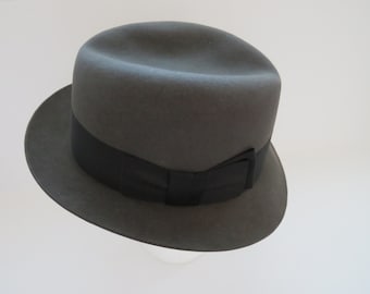 1960s Mens Fedora Hat by The New Yorker - Size 6 to 7 - Gray Brown Fedora Hat - Tear Drop Crown - Fall Winter Dress Hat - Mens Accessories