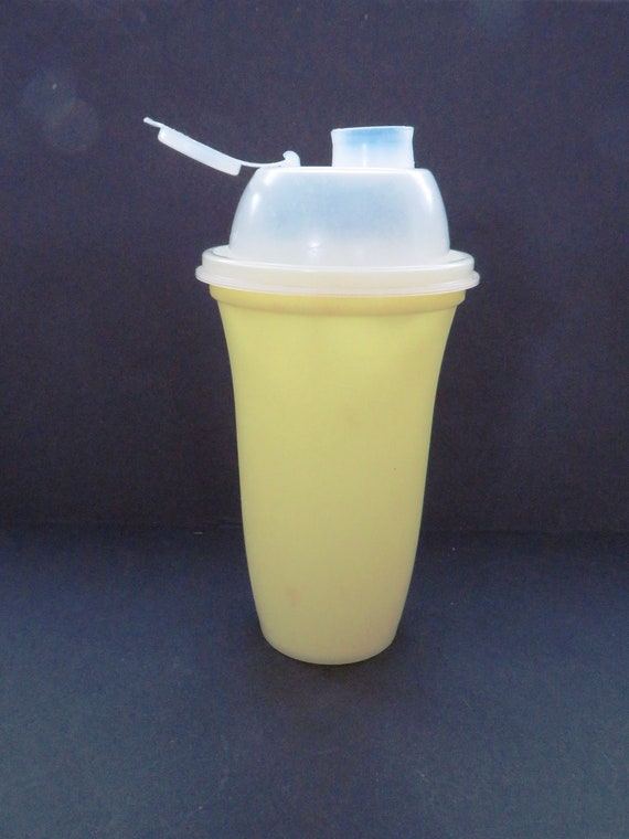 Vintage Tupperware Quick Shake Mixer Yellow Tumbler Milk 