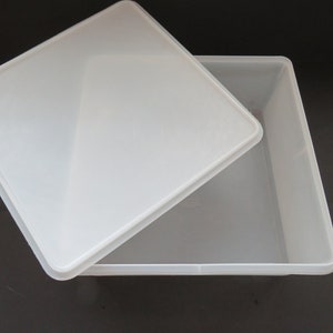 Recipiente cuadrado Tupperware de los años 60 con tapa - Contenedor de almacenamiento profundo de 36 tazas - Almacenamiento apilable de alimentos secos - Cupcakes, donas, pasteles, galletas - RV