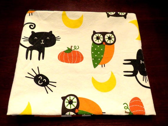 Moda Home Novelty Halloween Tablecloth - Graphic Black Cats Owls Spiders - Vintage Inspired Cotton Halloween Party Table Linens