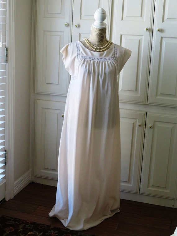 1980s Womens Long Nightgown by Neiman Marcus - Size M - Pale Pink Beige Long Vintage Nightie - Lingerie Negligee Lounge Wear - Gift