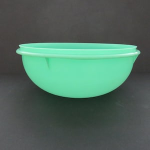 1970s Large TUPPERWARE Fix n Mix Bowl - Large Green 26 Cup Bowl - NO LID - Salad Bowl - Parties Potluck Picnic