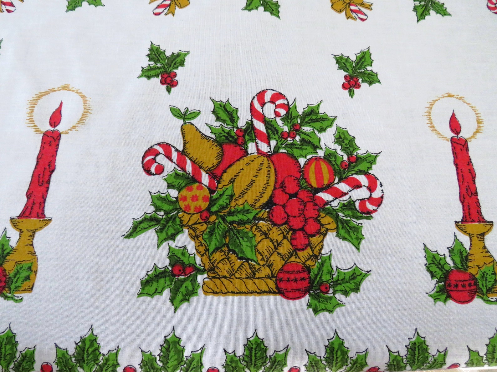 1970s Retro Christmas Tablecloth Santa Claus Candy Canes - Etsy