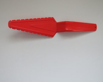 1970s Plastic Pie Server by Tupperware - Red Plastic Cake Dessert Server - Entertaining Dessert Buffet Table - Potluck Picnic Serving Gift