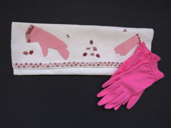 1950s Handmade Felt Glove Holder - White Pink Seq… - image 7