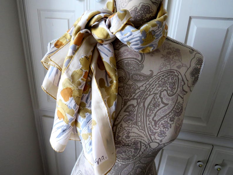Écharpe longue Vera Neumann années 1950 à motif floral abstrait doré, beige, marron, bleu et gris - Accessoire de mode de créateur pour femme - Cadeau image 3