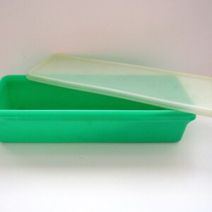 1970s Vintage Tupperware Celery Keeper - Small 2 pc Plastic Green Set - Vegetable Crisper Romaine Lettuce - Kitchen Food Storage - Gift