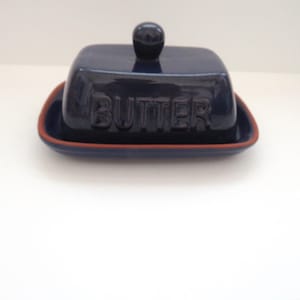Covered Butter Dish by Napa Style - Dark Blue Stoneware Butter Holder - Country Cottage - Farmhouse Kitchen Decor - Gift