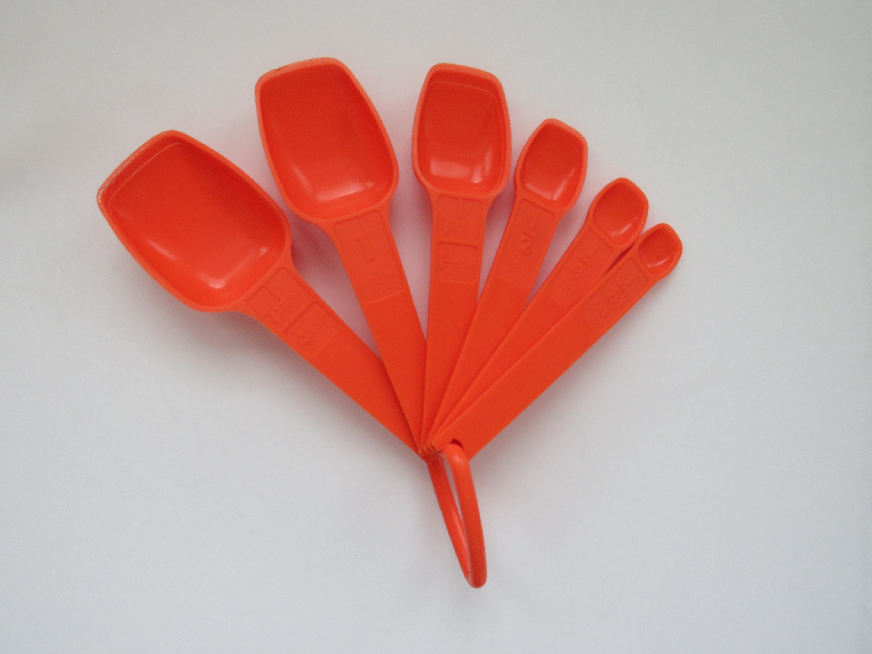Vintage Orange Tupperware Plastic Measuring Spoons Set. US 