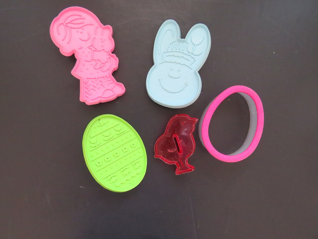 Vintage EASTER Cookie Cutters Set of 5 Bunny Easter Egg Chick Little