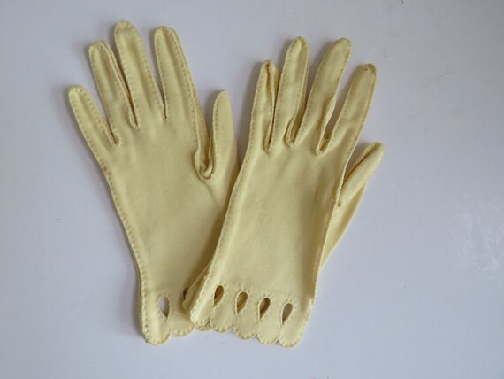 1960s Yellow Fashion Gloves by Daniel Hayes - Siz… - image 2