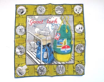 Chusteczka pamiątkowa „Good Luck” z lat 50. XX wieku firmy Stoffels – motyw podróży – TWA American Airlines – mapa świata – nowa z metkami