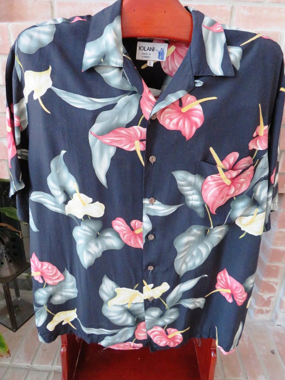 Mens Hawaiian Aloha Shirt by Iolani of 