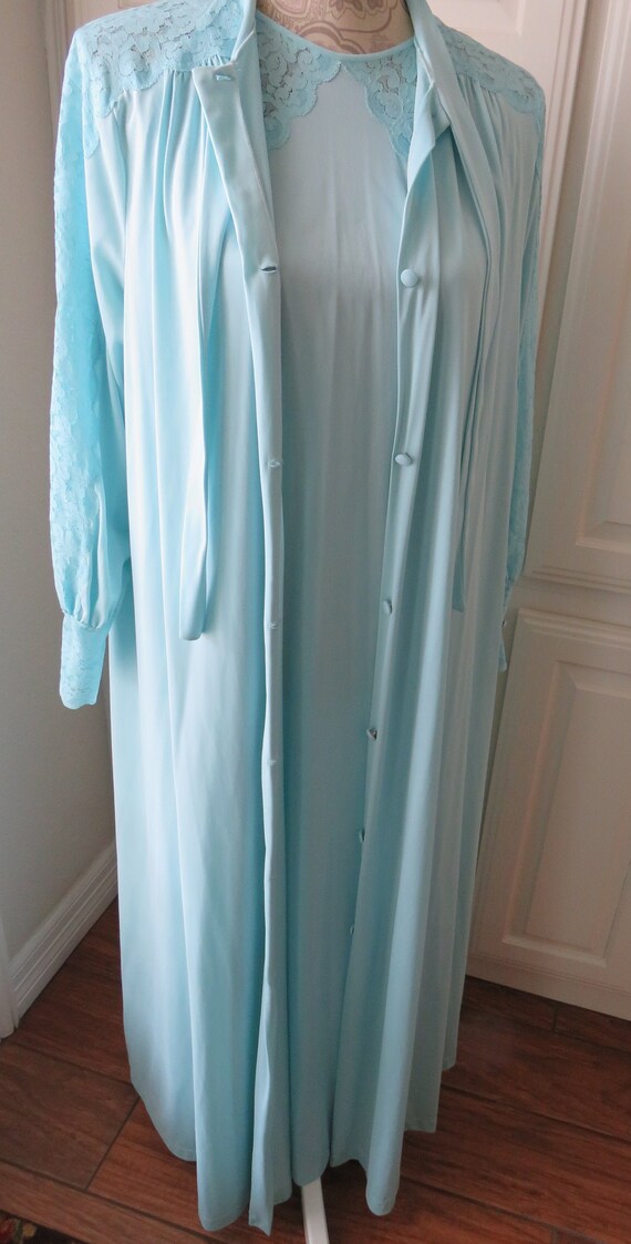 1960s Light Blue Peignoir Set by Trillium - Size … - image 3