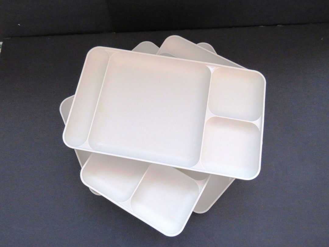 1980s Tupperware Divided Cafeteria Lunch Trays Set of 4 Almond Beige