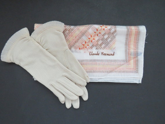 Vintage Beige Gloves by Helanca - Stretch Nylon G… - image 8