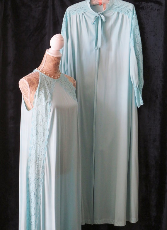 1960s Light Blue Peignoir Set by Trillium - Size … - image 1